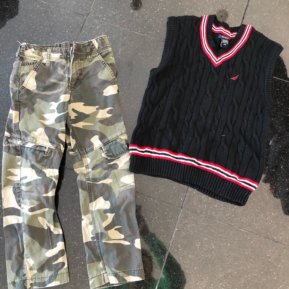 Boys bundle size 8 pants and sweater